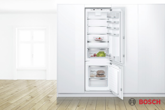 Bosch Einbau Kuehl Gefrier Kombination mit Gefrierbereich unten 177.2 x 55.8 cm Flachscharnier mit Softeinzug KIS87ADD0